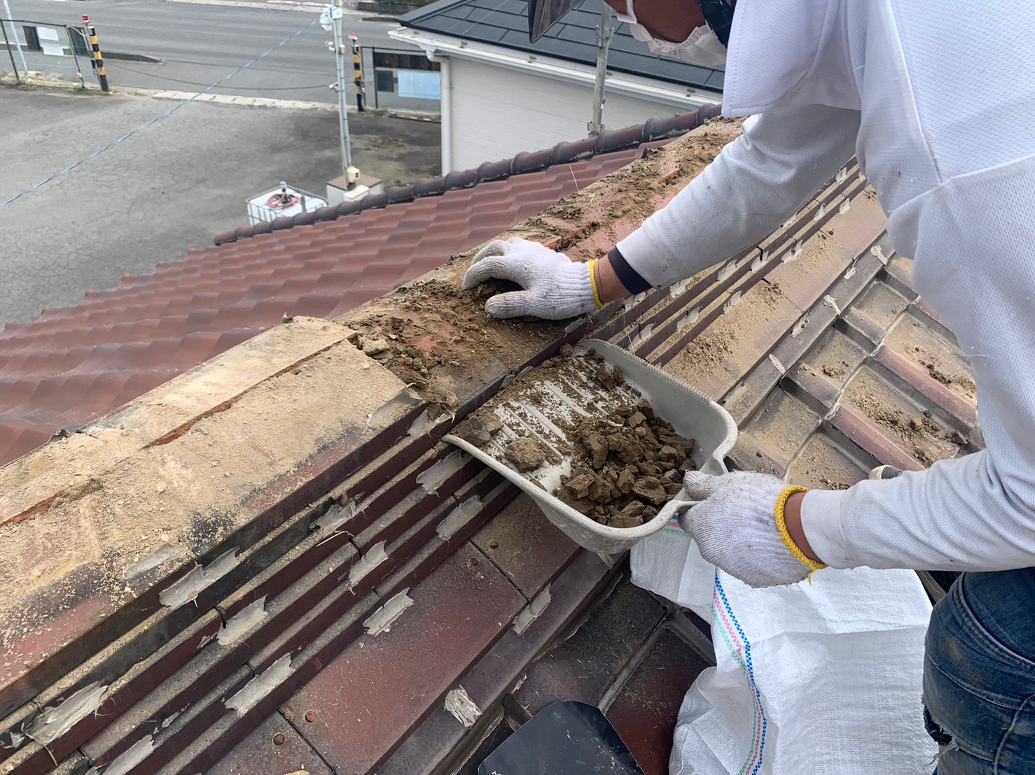 あま市にて瓦屋根雨漏り補修工事を行いました【棟積み直し・めくり】