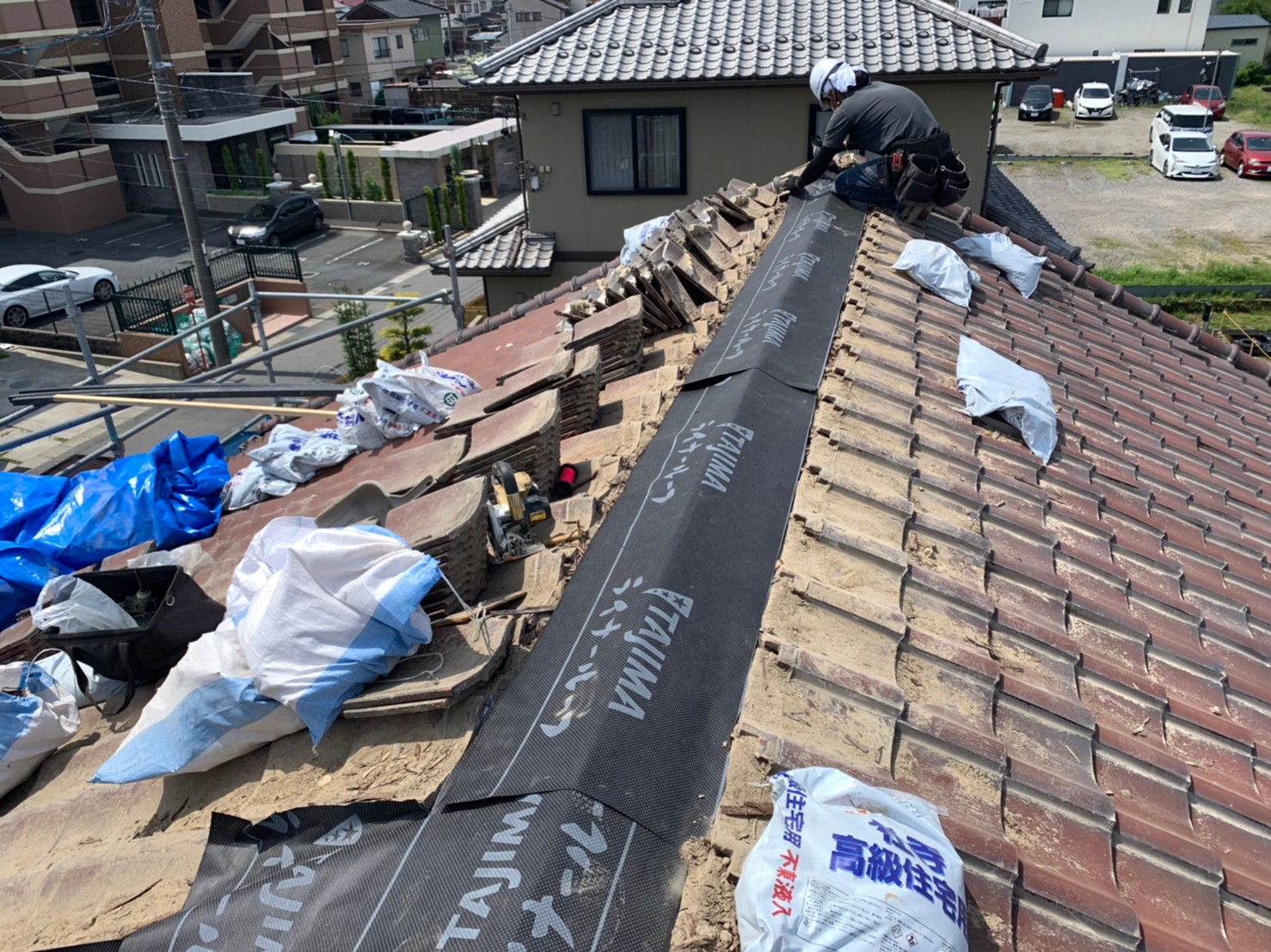 あま市にて瓦屋根雨漏り補修工事を行いました【棟積み替え・復旧】